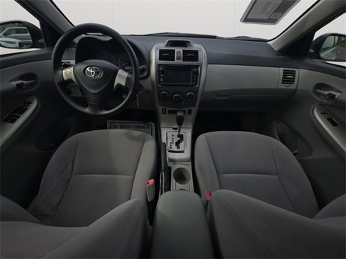 Used 2013 Toyota Corolla LE image 16