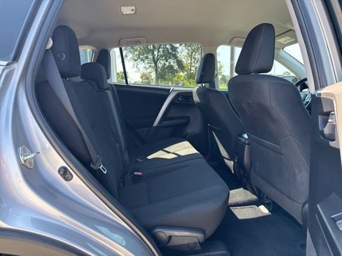 Used 2018 Toyota RAV4 LE image 13