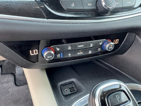 Used 2020 Buick Enclave Premium w/ Surround and Sites Package image 28