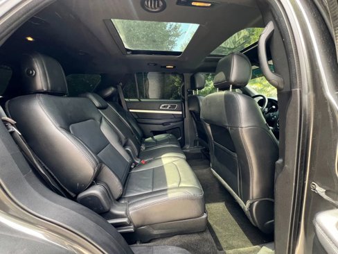 Used 2016 Ford Explorer XLT w/ Equipment Group 202A image 15