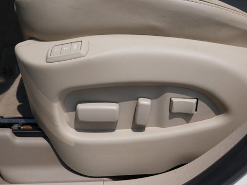 Used 2014 Cadillac SRX Luxury w/ Driver Awareness Package image 7
