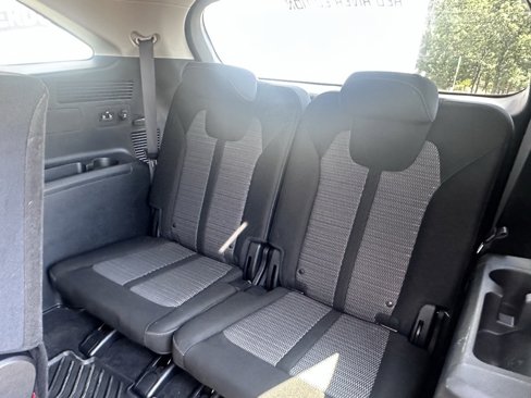 Used 2021 Kia Sorento LX image 3