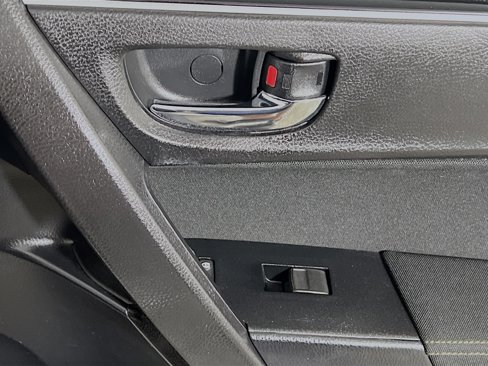 Used 2019 Toyota Corolla LE image 30