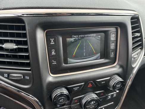 Used 2017 Jeep Grand Cherokee Limited image 17