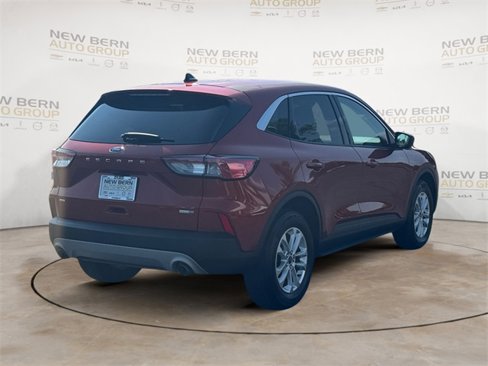 Used 2020 Ford Escape SE image 5