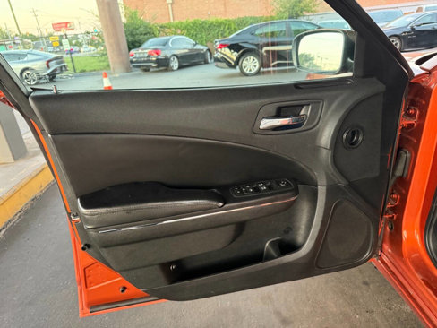 Used 2011 Dodge Charger SE image 9