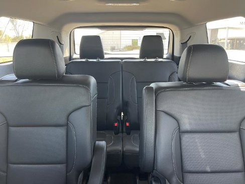 Used 2023 GMC Acadia SLT image 15