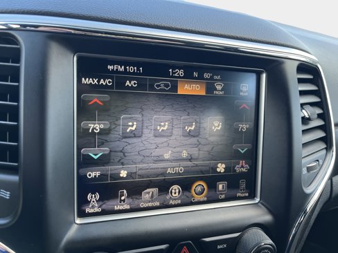Used 2017 Jeep Grand Cherokee Altitude image 24