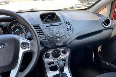 Used 2017 Ford Fiesta SE image 9