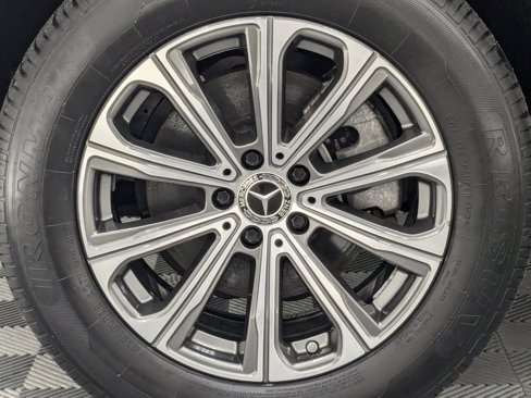 Used 2024 Mercedes-Benz GLC 300 image 23