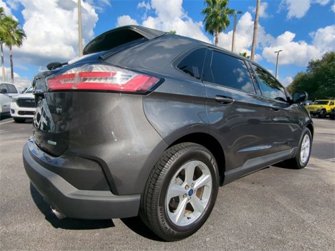 Used 2020 Ford Edge SE image 5