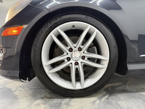 Used 2012 Mercedes-Benz C 300 Sport image 22