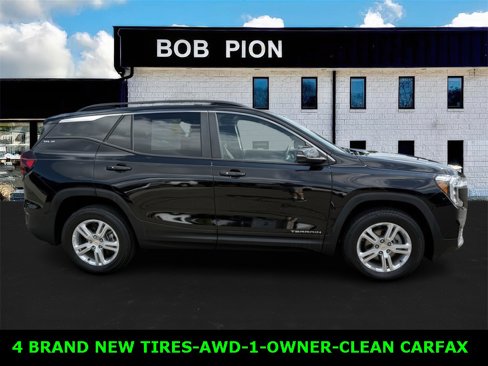 Used 2022 GMC Terrain SLE w/ Driver Convenience Package image 4