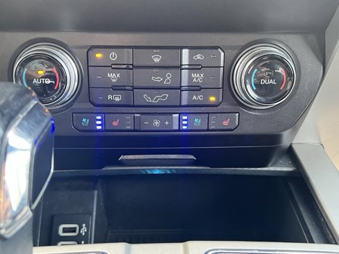 Used 2019 Ford F150 Lariat w/ Equipment Group 502A Luxury image 30