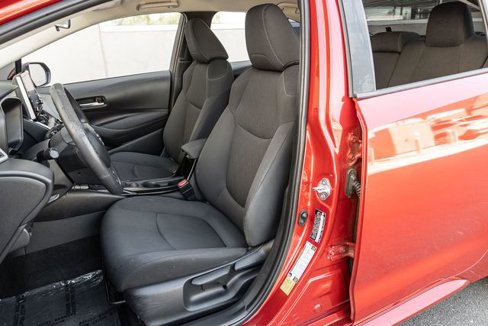 Used 2021 Toyota Corolla LE image 12
