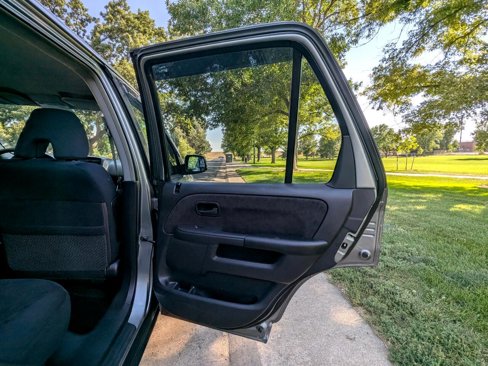 Used 2005 Honda CR-V LX image 19