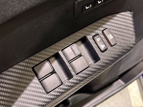 Used 2015 Toyota RAV4 Limited image 29