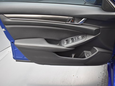 Used 2020 Honda Accord Sport image 9