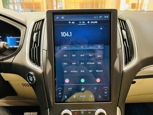 Used 2023 Ford Edge Titanium image 11