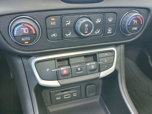 Certified 2022 GMC Terrain SLT image 23