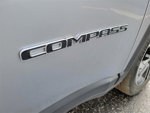 Used 2022 Jeep Compass Limited image 41
