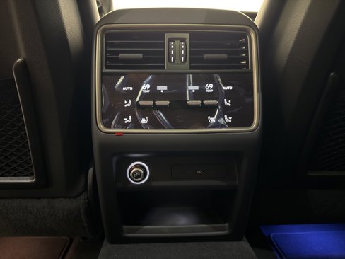 New 2025 Porsche Cayenne Turbo image 25