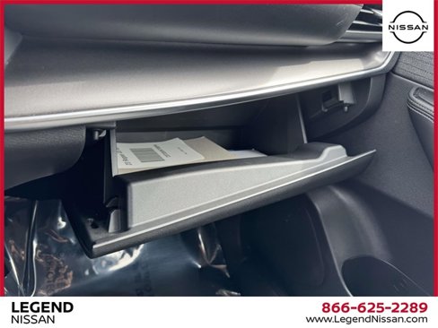 Used 2023 Nissan Rogue SV image 32