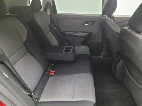 Used 2021 Nissan Rogue SV image 19