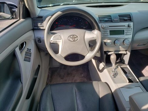 Used 2010 Toyota Camry image 13