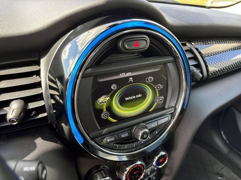 Used 2015 MINI Cooper S image 19