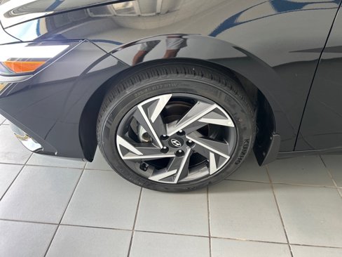 Certified 2025 Hyundai Elantra Sport image 9