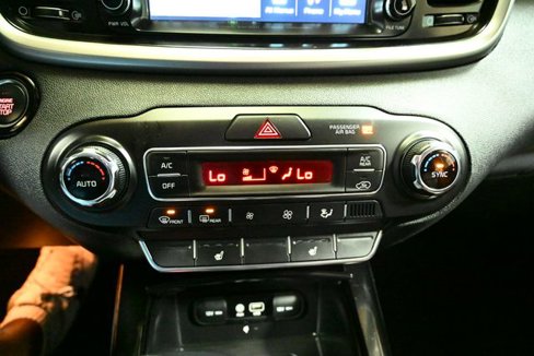 Used 2019 Kia Sorento SX image 31