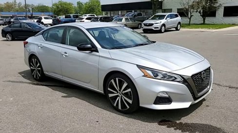 Used 2022 Nissan Altima 2.5 SR image 2