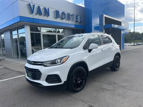 Certified 2022 Chevrolet Trax LT w/ Sport Edition image 1