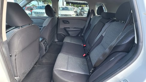 Used 2021 Nissan Rogue S image 17