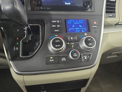 Used 2016 Toyota Sienna LE image 16