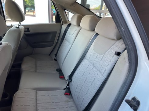 Used 2009 Ford Focus SE image 12