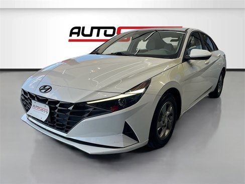 Used 2022 Hyundai Elantra SE image 3