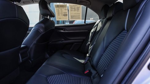 Used 2020 Toyota Camry SE image 18