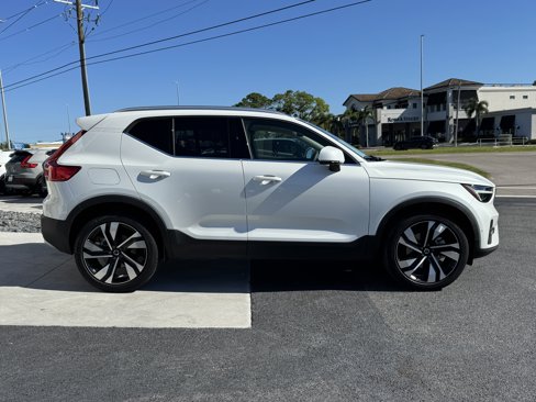 Certified 2024 Volvo XC40 B5 Plus image 2