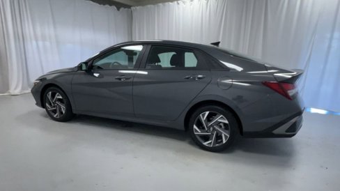 Used 2025 Hyundai Elantra Sport image 20