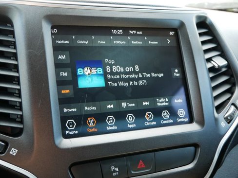 Certified 2019 Jeep Cherokee Trailhawk w/ Cold Weather Group image 20