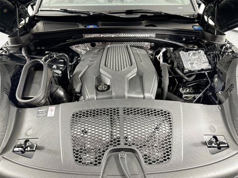 Used 2025 Porsche Macan image 36