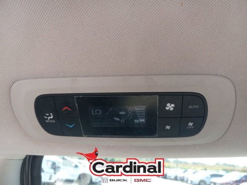 Used 2020 Chrysler Pacifica Touring-L w/ Tire & Wheel Group image 25