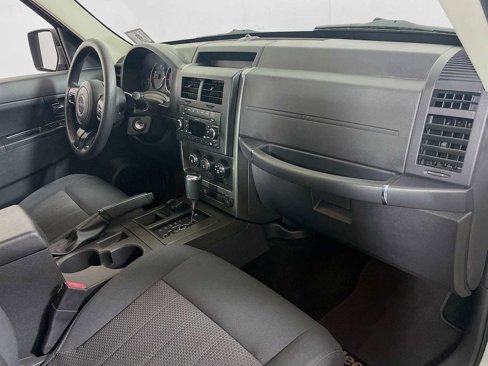 Used 2011 Jeep Liberty Sport image 22