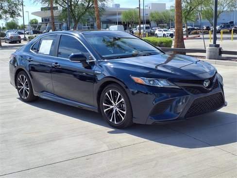 Used 2018 Toyota Camry SE image 7