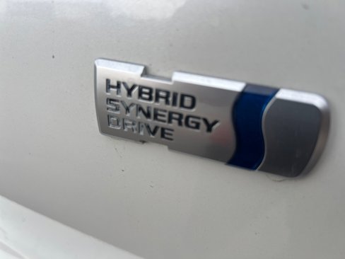 Used 2015 Toyota Prius V Three image 29