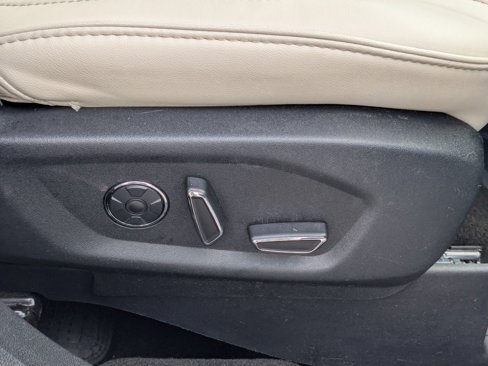 Used 2018 Ford Explorer Platinum image 40