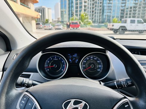 Used 2013 Hyundai Elantra GLS w/ Preferred Pkg image 11