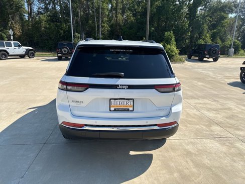 New 2025 Jeep Grand Cherokee Laredo X image 6